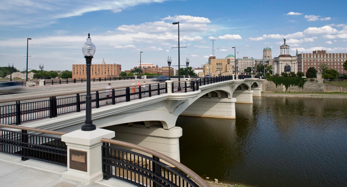 High-Main Street Bridge